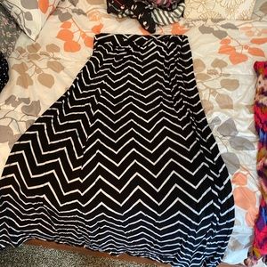 XL BLACK/WHITE SKIRT